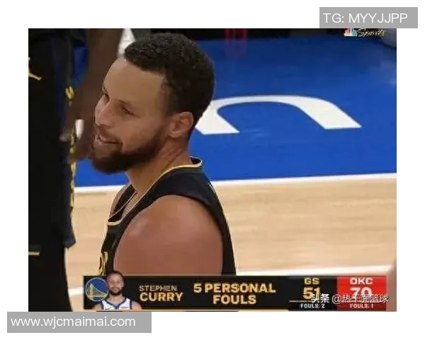 😳库里飞扑防守华莱士被吹三分犯规 裁判回看后升级为一级恶意 😳库里飞扑防守华莱士被吹三分犯规 裁判回看后升级为一级恶意